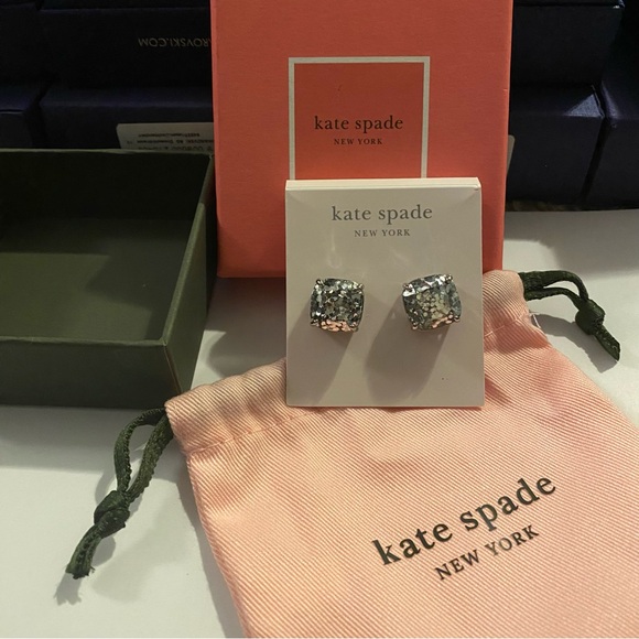 ♠️ Kate Spade Silver Glitter Crystal Small Square Stud Earrings - Picture 7 of 8